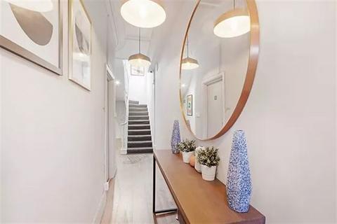 Studio to rent, Oakley Square, Mornington Crescent, Euston, Camden, London, NW1
