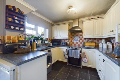 3 bedroom semi-detached house for sale, Northlands Close, Stanford-Le-Hope, SS17