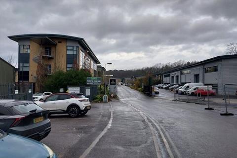 Industrial unit to rent, Lyndhurst Road Sunninghill SL5 9ED