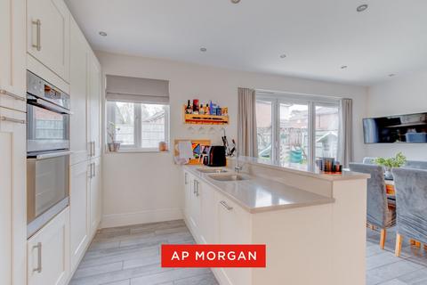 undefined, Oakengates Close, Webheath, Redditch, Worcestershire, B97