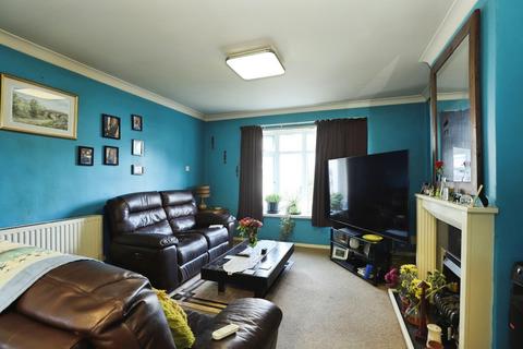 3 bedroom semi-detached house for sale, Kipling Close, Grantham NG31