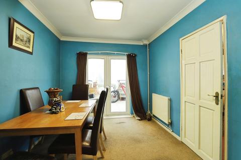 3 bedroom semi-detached house for sale, Kipling Close, Grantham NG31