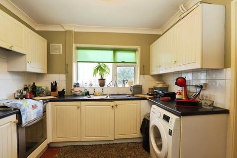 3 bedroom semi-detached house for sale, Kipling Close, Grantham NG31