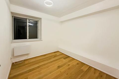 3 bedroom flat to rent, Flat 4, 54 Bakers Hill, London