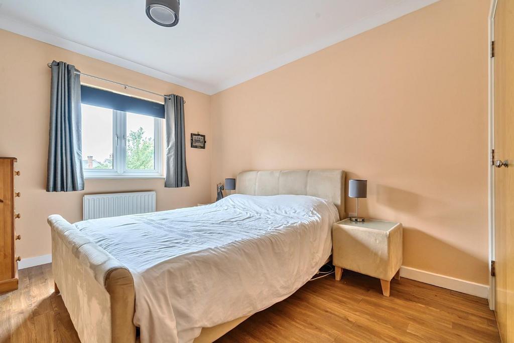 Bedroom 1.3.jpg