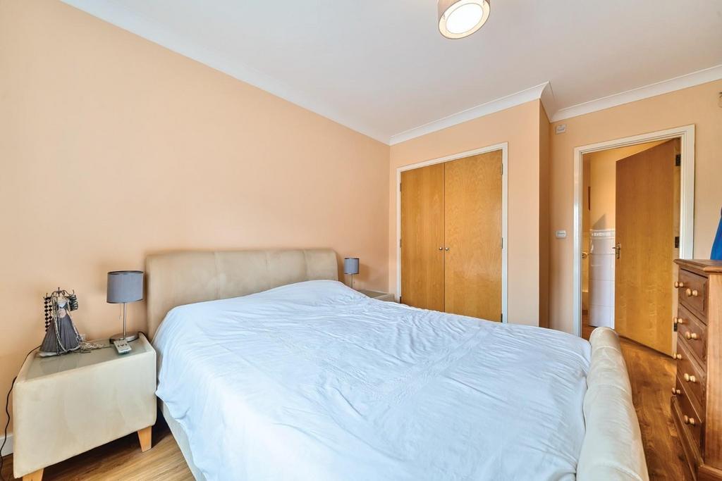Bedroom 1.jpg