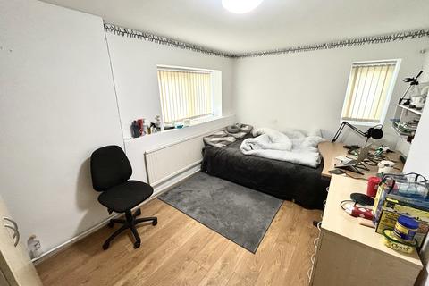4 bedroom house to rent, St Michaels Court, Treforest CF37