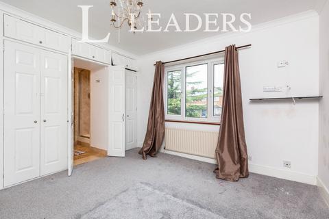 4 bedroom semi-detached house to rent, Dynes Road, Kemsing, TN15