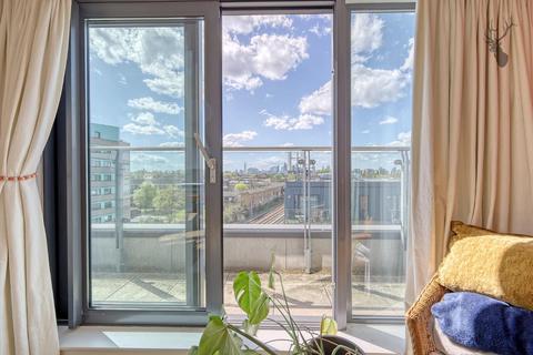 1 bedroom flat for sale, Aubers Ridge Court, Bow
