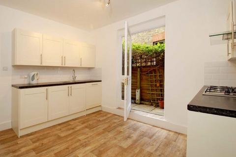 1 bedroom flat to rent, Credenhill Street, London SW16