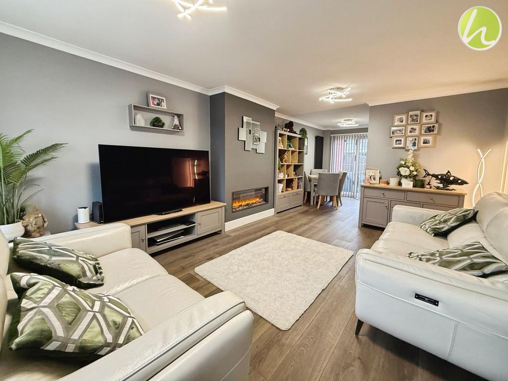 Living Room/ Dining