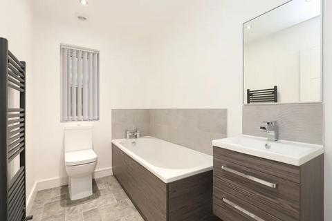 3 bedroom semi-detached house to rent, Gratton Place, Chesterfield S41