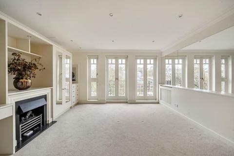 1 bedroom apartment to rent, Richmond Bridge Estate, East Twickenham, TW1