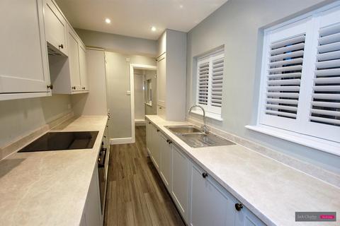 3 bedroom terraced house to rent, Norfolk Road, Tonbridge