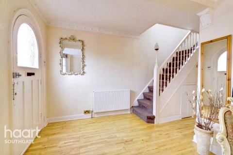 3 bedroom semi-detached house for sale, The Vale, London
