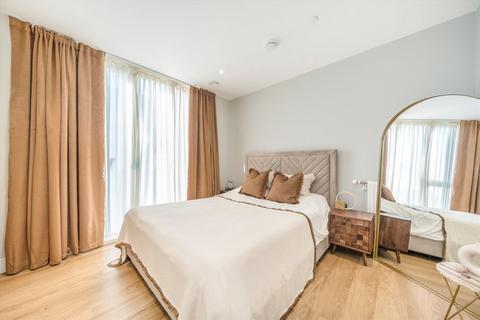 2 bedroom flat for sale, Plough Lane, London SW17