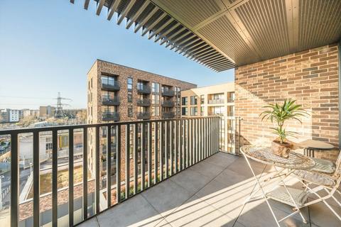 2 bedroom flat for sale, Plough Lane, London SW17