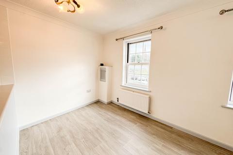 2 bedroom flat to rent, Vine Street, Evesham WR11