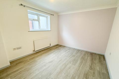 2 bedroom flat to rent, Vine Street, Evesham WR11