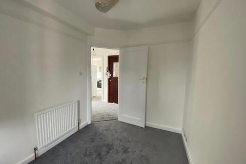 undefined, St. Johns Road, Isleworth TW7