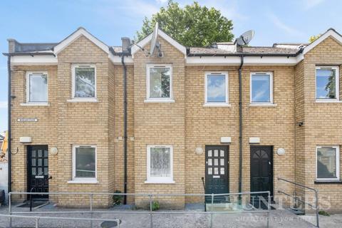 3 bedroom townhouse to rent, Morland Place, London, N15