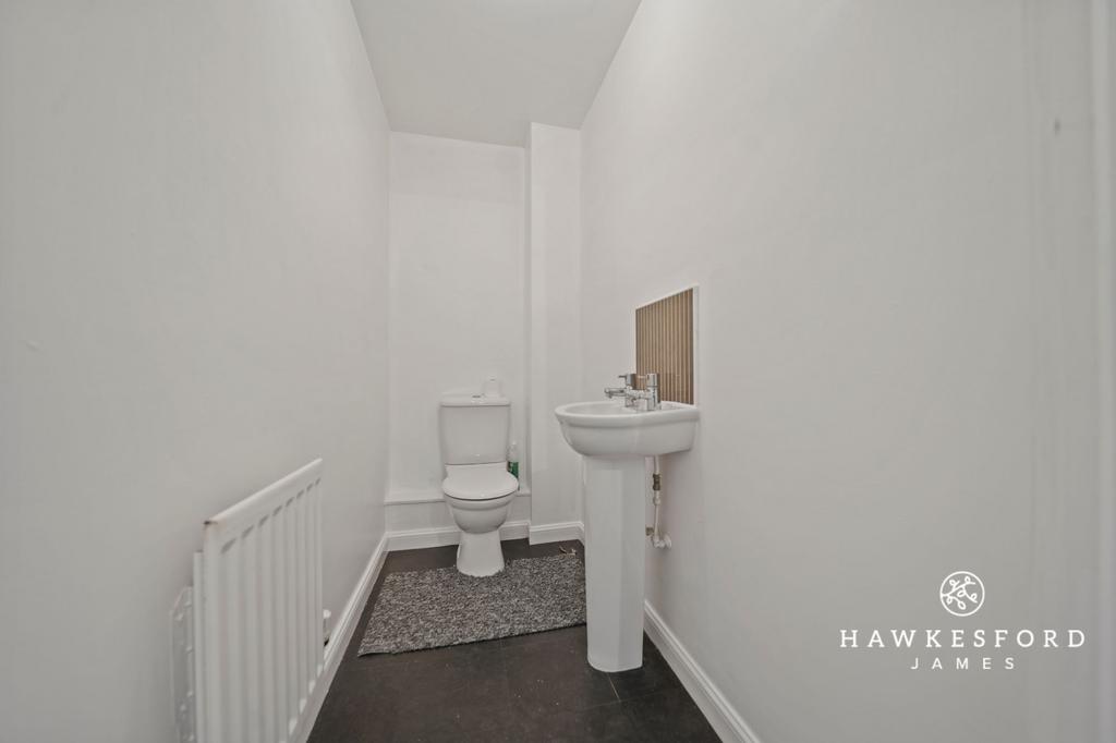 Easton Drive, Sittingbourne - Downstairs W.C
