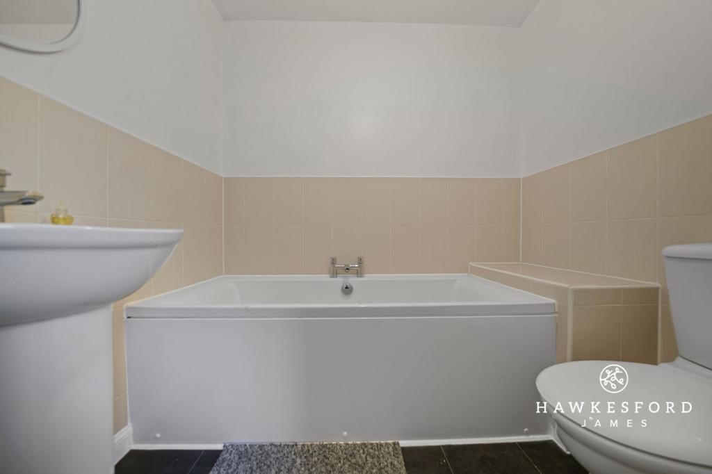 Easton Drive, Sittingbourne - Bathroom