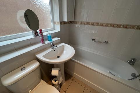undefined, Luton LU4
