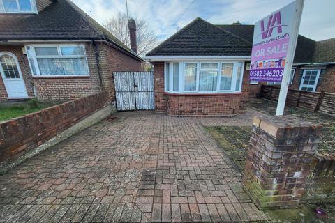2 bedroom semi-detached bungalow for sale, Luton LU4