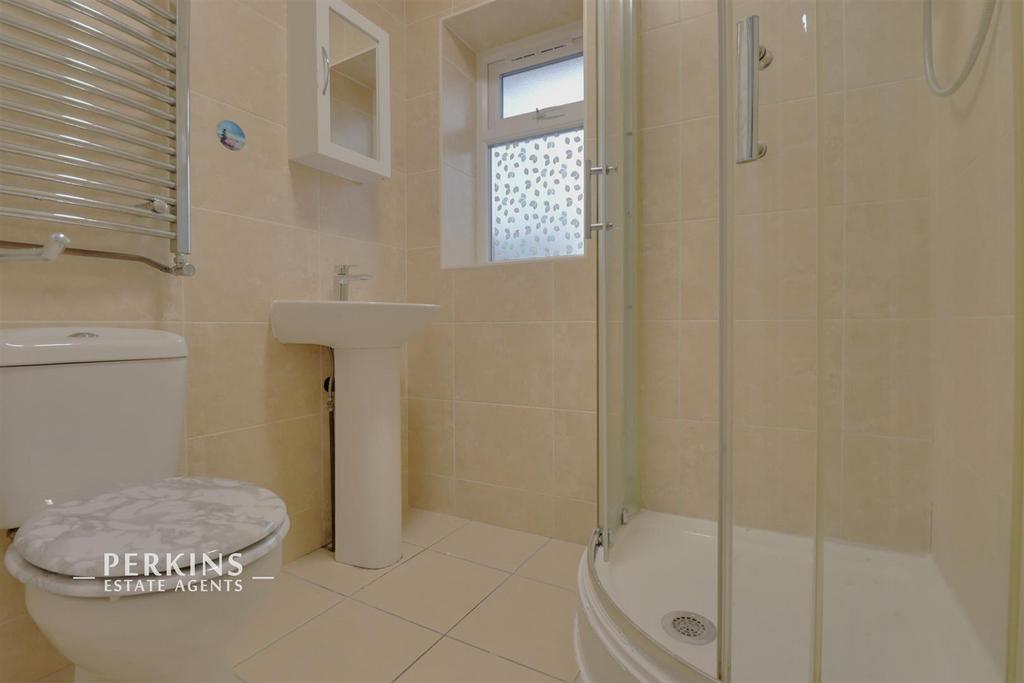 Bathroom 2.jpg