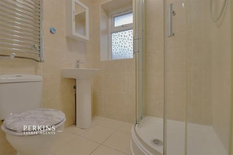 4 bedroom end of terrace house to rent, Greenford, UB6