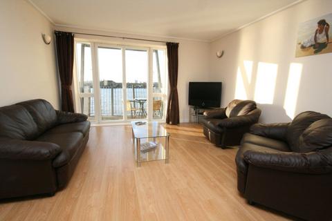 1 bedroom flat to rent, Hutchings Street, London E14