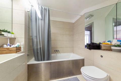 1 bedroom flat to rent, Hutchings Street, London E14
