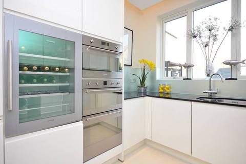 4 bedroom house to rent, Page Mews, Battersea, London, SW11