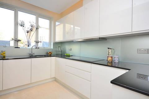 4 bedroom house to rent, Page Mews, Battersea, London, SW11