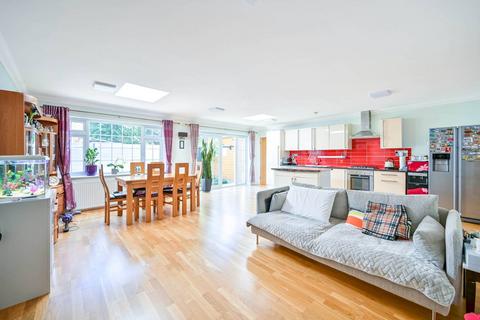 4 bedroom semi-detached house for sale, Motspur Park, Motspur Park, New Malden, KT3