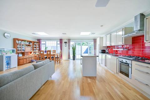 4 bedroom semi-detached house for sale, Motspur Park, Motspur Park, New Malden, KT3