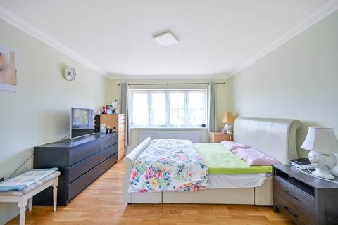 undefined, Motspur Park, New Malden, KT3