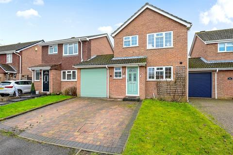 3 bedroom link detached house for sale, Oaktree Drive, Hampshire RG27