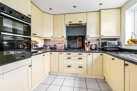 3 bedroom link detached house for sale, Oaktree Drive, Hampshire RG27