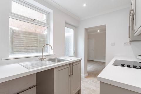3 bedroom terraced house to rent, Gertrude Road, Norwich