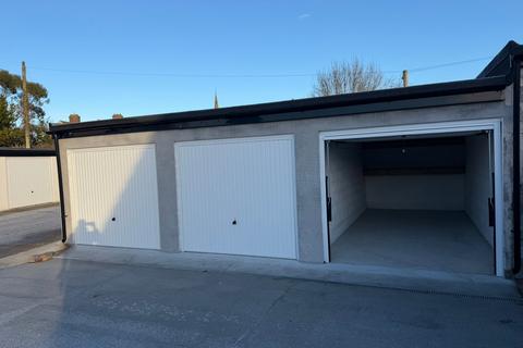 Garage to rent, Castle Street, EX38 8EZ