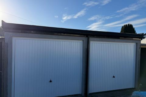Garage to rent, Castle Street, EX38 8EZ