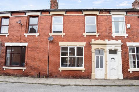 3 bedroom terraced house to rent, Dove Avenue, Penwortham, PR1