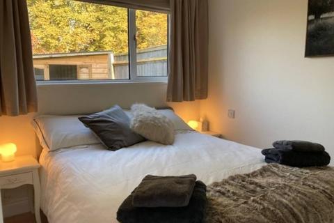 2 bedroom apartment to rent, North Hinksey Lane,  Botley,  OX2
