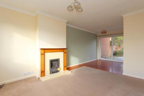 3 bedroom house to rent, Clipstone Crescent, Leighton Buzzard