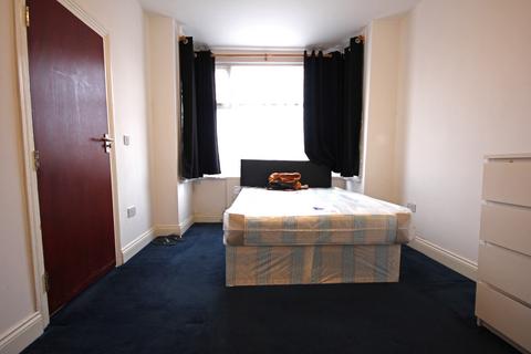 undefined, Spring Grove Road, Hounslow, TW3