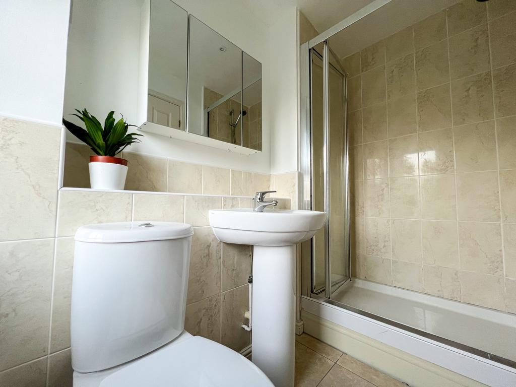 Bedroom 1 Ensuite
