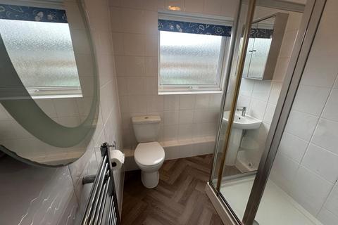 2 bedroom terraced house to rent, Hildenborough Crescent, Maidstone ME16