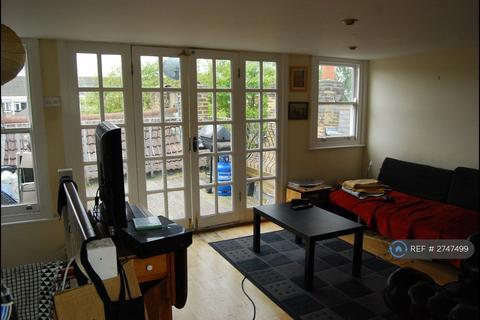 3 bedroom flat to rent, Durlston Road, London, E5